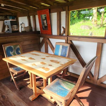 Les Bananes Vertes Ecolodges Saint-Claude Exteriör bild