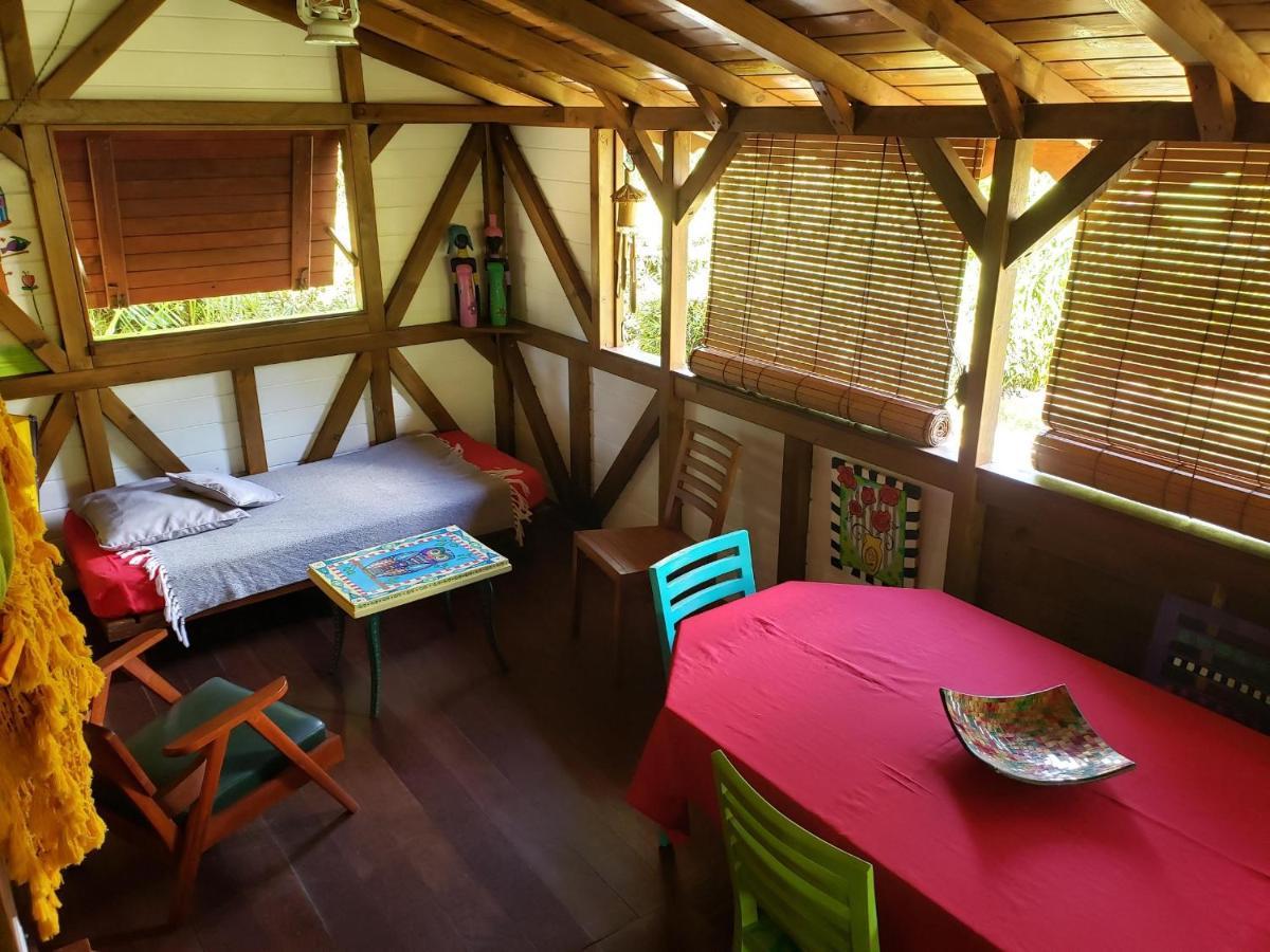 Les Bananes Vertes Ecolodges Saint-Claude Exteriör bild