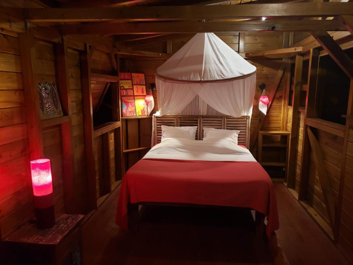 Les Bananes Vertes Ecolodges Saint-Claude Exteriör bild