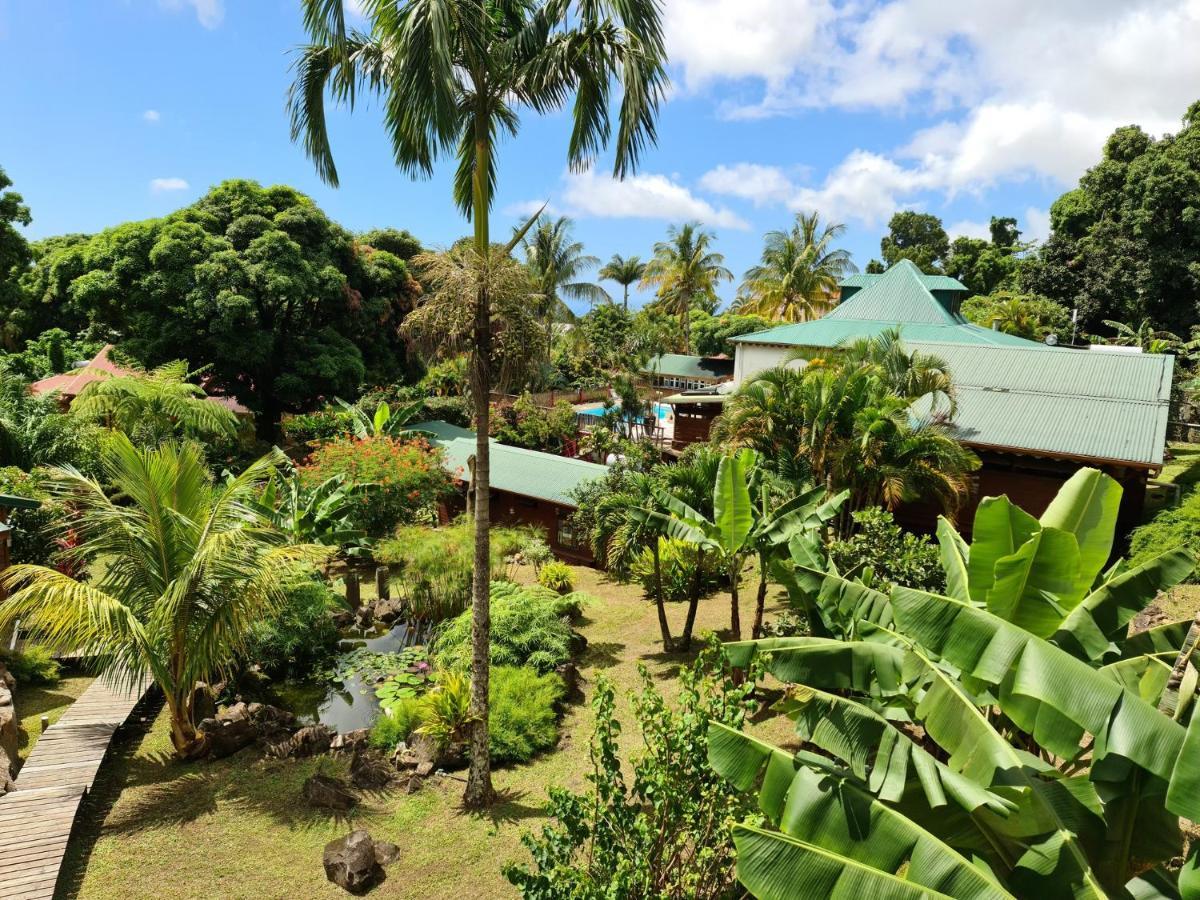 Les Bananes Vertes Ecolodges Saint-Claude Exteriör bild